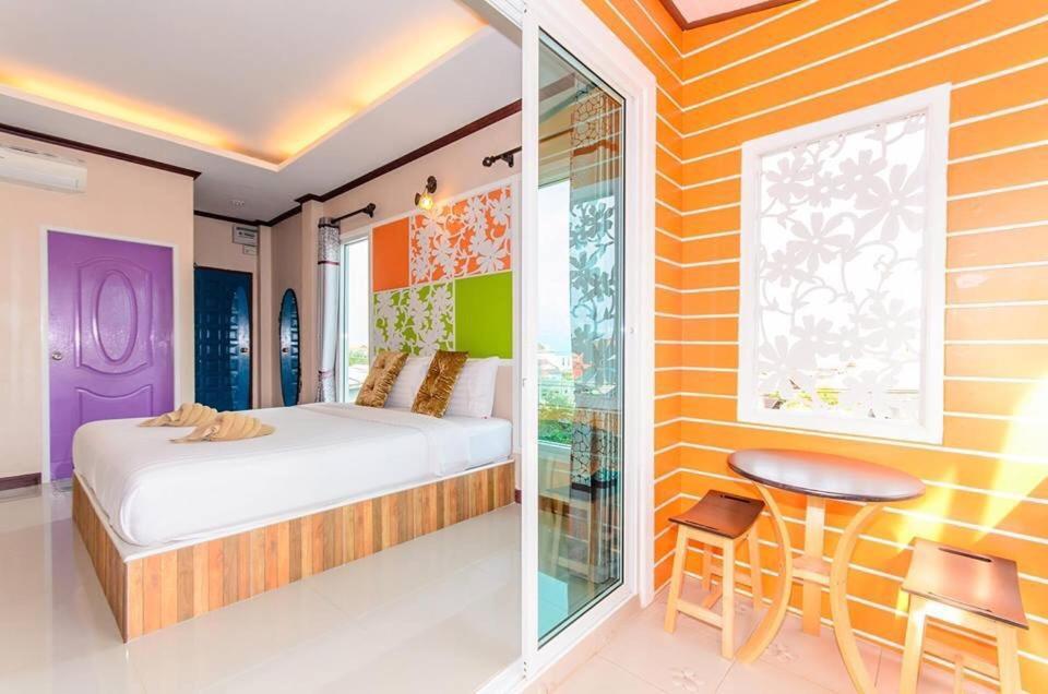 The Harbor Front เกาะล้าน Hotel Luaran gambar